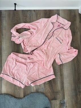 3 Piece Juicy Couture Velour Pajama Set - size XL